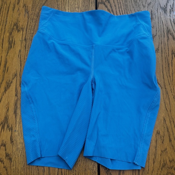 Women’s Lululemon Bike Shorts High Rise Blue Size 8 - Picture 1 of 5